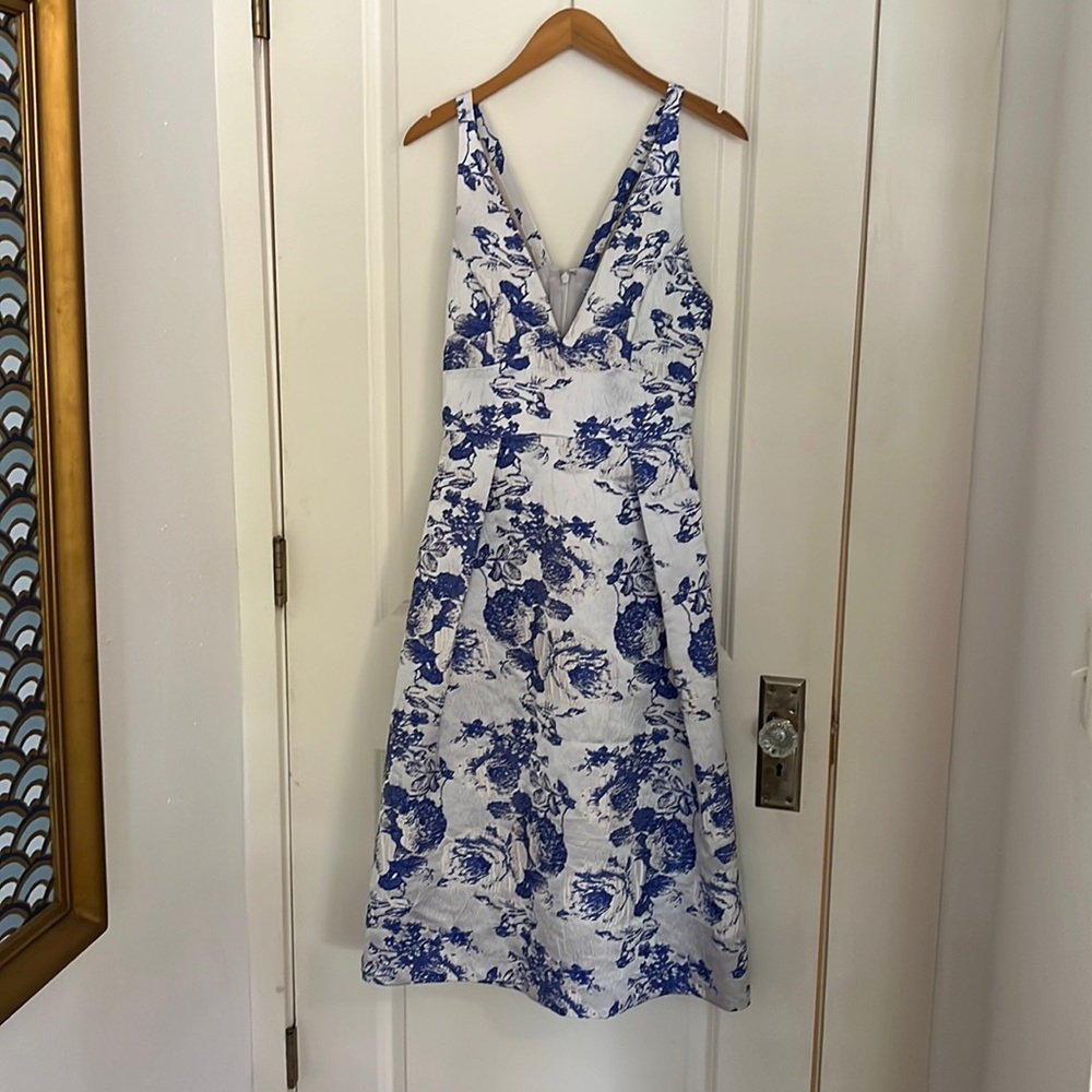 Antonio Melani size 4 midi dress